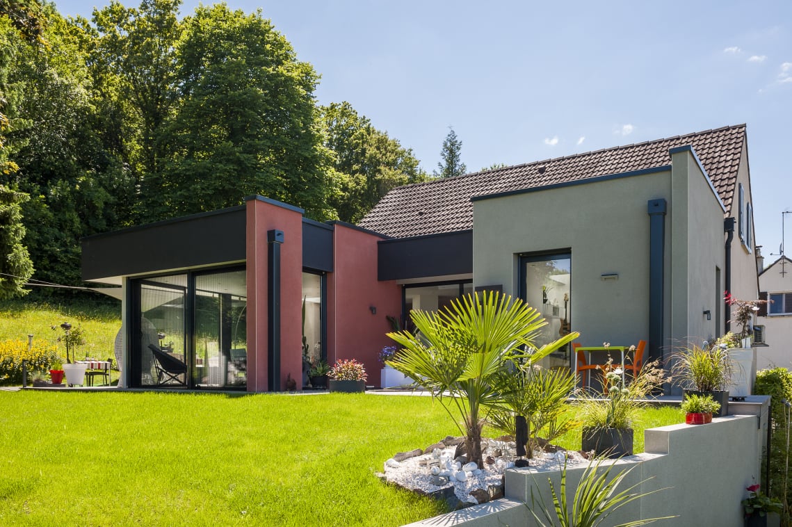 Extension contemporaine par Camif Habitat, Groupe Hexaôm