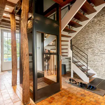 Finitions intérieures d'une maison rénovée par Novéo Travaux, Groupe Villadim